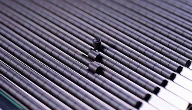 새끼 손톱크기의 펠릿으로 제작된 소결체로, 4인 가구 기준 1가구가 6개월 동안 쓸 수 있는 전력을 생산한다. 한전원자력연료 제공