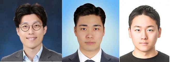 왼쪽부터 안지환 교수, 기계공학과 김형준 박사, 통합과정 이주환 씨