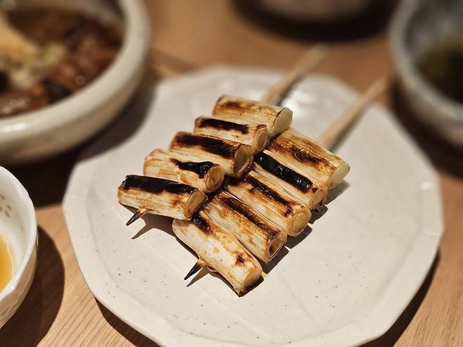 생맥주에 야키톤 먹고 집에 들어갑니다...