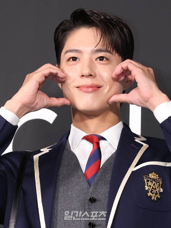 배우 박보검이 28일 오후 서울 강남구 청담동에서 열린 한 포토월 행사에서 포즈를 취하고 있다. 서병수 기자 qudtn@edaily.co.kr /2024.11.28/