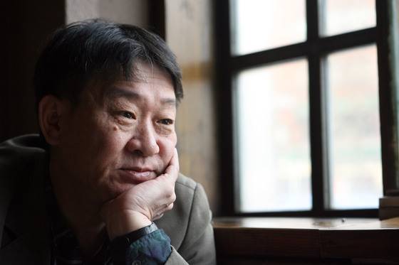 2007년 촬영된 김민기 학전 대표의 사진. 고인은 생전에 "학전 소극장은 대중문화를 만드는 못자리"라고 말했다. 중앙포토