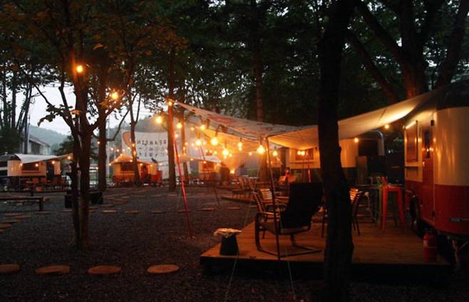 캠핑장과 수상레저 시설, 반려동물 동반 식당과 숙소를 갖춘 남양주 더드림핑. 더드림핑 제공