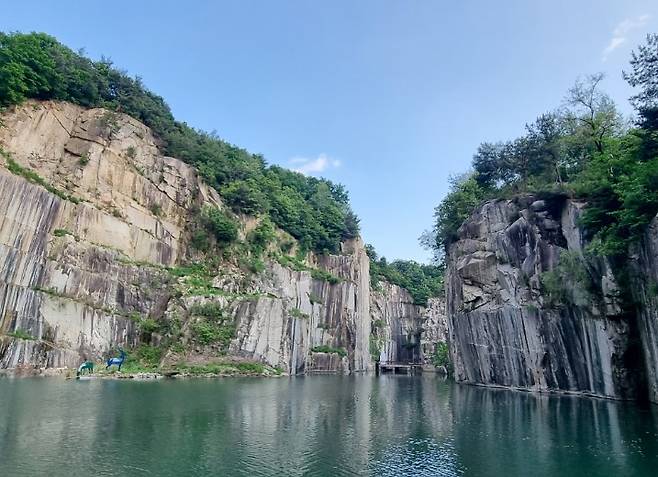 폐채석장을 아름다운 산책로로 조성한 포천 아트밸리. 포천시 제공
