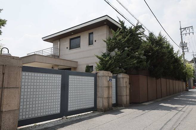 최근 228억원에 팔린 고(故) 이건희 전 삼성그룹 회장의 서울 용산구 이태원동 소재 단독주택 전경. 김호영 기자