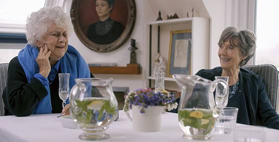 ‘여배우들의 티타임’에서 ‘티타임’은 구색일 뿐. 그녀들의 대화가 주인공이다.