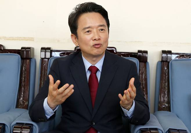 과거 한나라당(국민의힘 전신)의 쇄신을 이끈 남경필 전 경기지사가 8일 라디오 방송 인터뷰에서 국민의힘을 향해 재건축을 권했다. 사진은 2018년 5월21일 당시 남경필 경기지사 예비후보가 제35대 경기도지사 선거를 앞두고 머니투데이와 인터뷰하는 모습. /사진=머니투데이