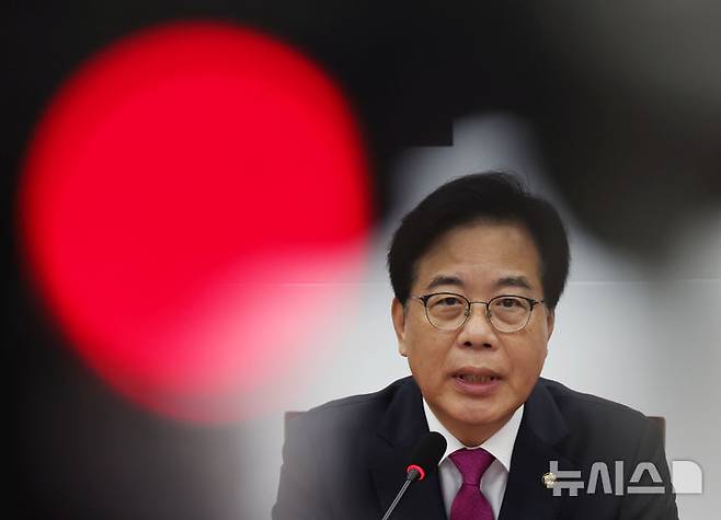 [서울=뉴시스] 고승민 기자 = 송언석 국민의힘 비상대책위원장이 7일 서울 여의도 국회에서 열린 비상대책위원회의에서 발언하고 있다. 2025.07.07. kkssmm99@newsis.com