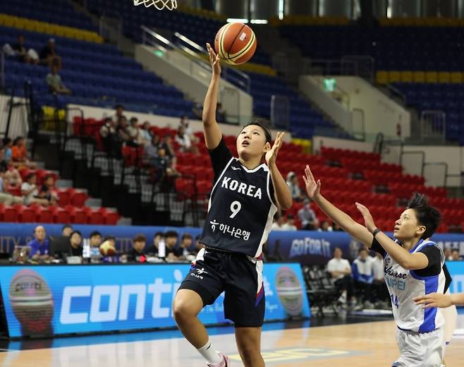 한국 여자농구 국가대표 박지현이 5일 대만 타이베이 허핑체육관에서 열린 2025 존스컵 4차전 대만과의 경기에서 레이업하고 있다. 대만농구협회 제공