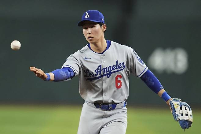 다저스 김혜성은 8일(한국시간) 밀워키전에서 7번타자 2루수로 선발출전해 4타수 무안타로 침묵했다. 최근 팀 내야진에 부상자가 쏟아져 많은 기회를 받고 있다.|AP뉴시스