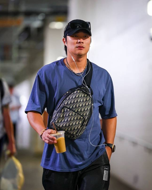 출근하는 김하성. /사진=탬파베이 공식 SNS