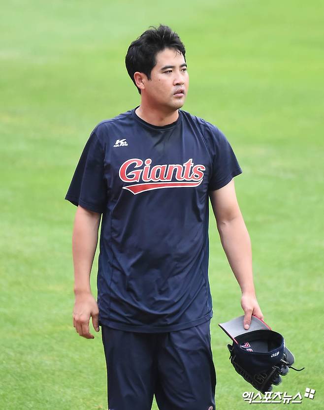 21일 오후 서울 송파구 잠실야구장에서 열리는 ‘2020 신한은행 SOL KBO 리그’ 롯데 자이언츠와 두산 베어스의 경기에 앞서 롯데 장원삼이 훈련에 임하고 있다. 엑스포츠뉴스 DB