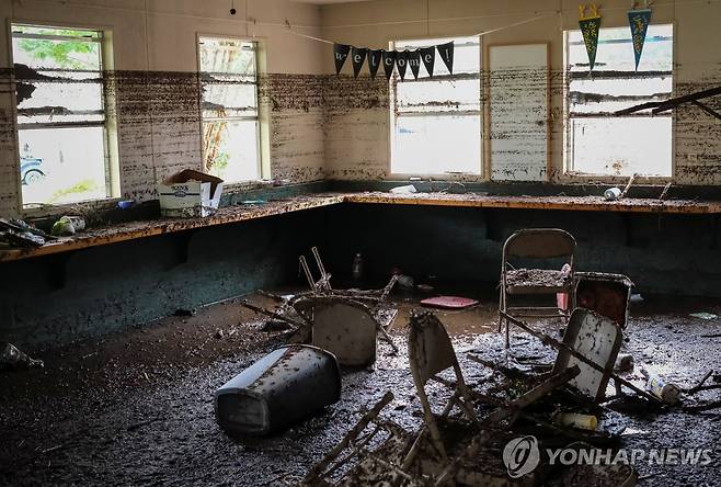 미 텍사스주 홍수로 폐허가 된 캠핑장 내부 [로이터=연합뉴스. 재판매 및 DB 금지]