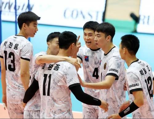 득점 후 기뻐하는 국군체육부대 선수들 [한국실업배구연맹 제공. 재판매 및 DB 금지]