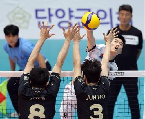 대한항공과 상무의 경기 장면 [한국실업배구연맹 제공. 재판매 및 DB 금지]