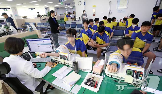 입영 대상자들이 병역판정검사를 받는 모습. 2025.1.14/뉴스1 ⓒ News1 윤일지 기자