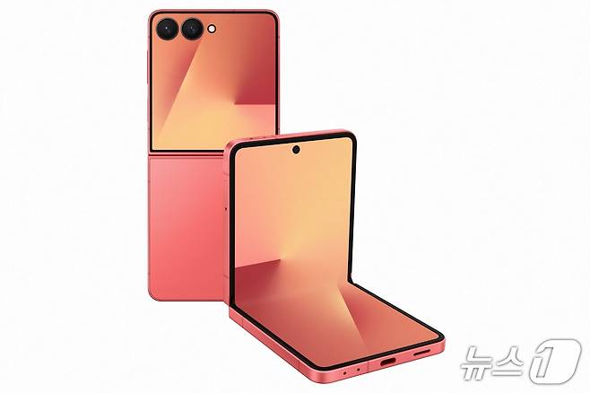 갤럭시Z플립7 코랄 레드 색상 (삼성전자 제공)/뉴스1