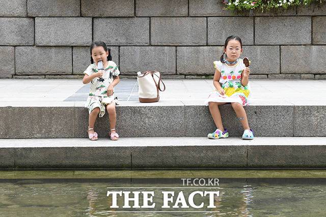 9일 기상청에 따르면 전날 오후 6시부터 이날 오전 7시까지 서울의 최저기온은 27도를 기록하면서 10일 연속 열대야를 유지했다. /박헌우 기자