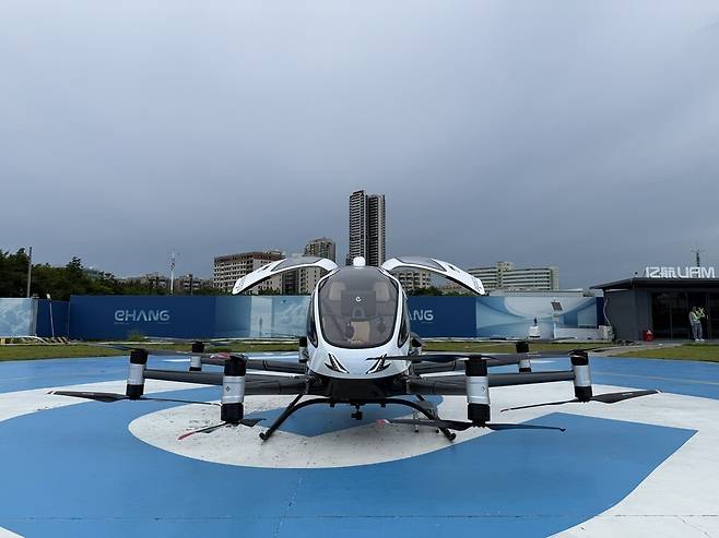 이항의 전기 수직 이착륙기(eVTOL) EH216-S. 광저우/이정연 특파원