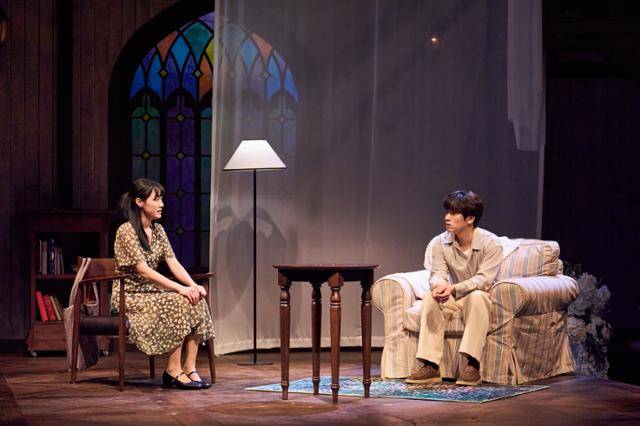 연극 '미러'. 엠비제트컴퍼니 제공