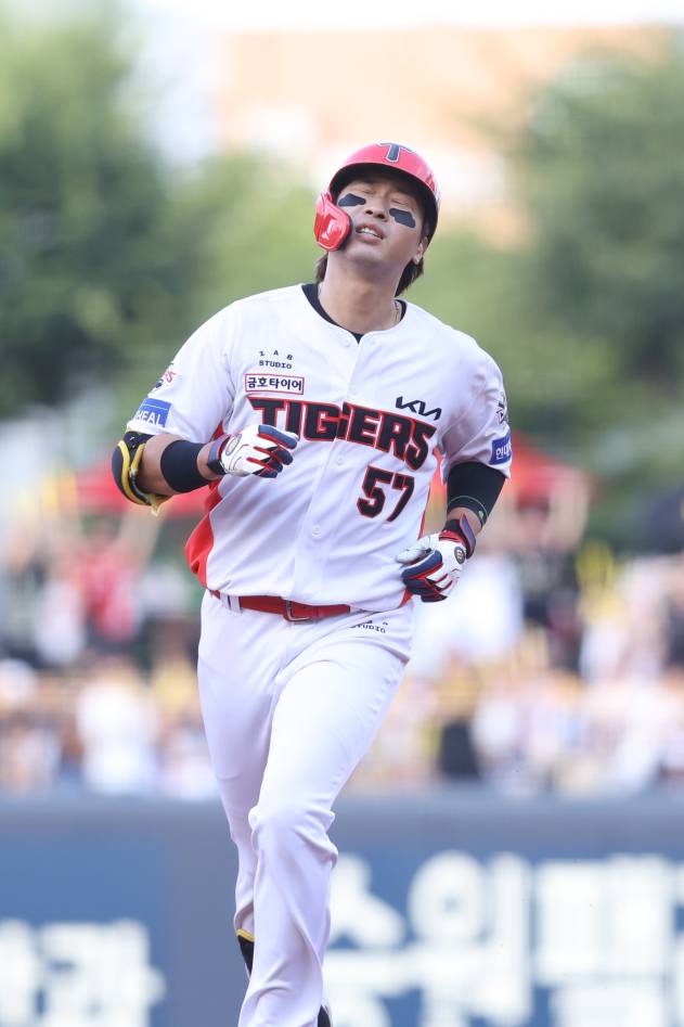 최근 가파른 타격 상승세로 KIA 타선에 활력을 더하고 있는 고종욱. KIA 제공