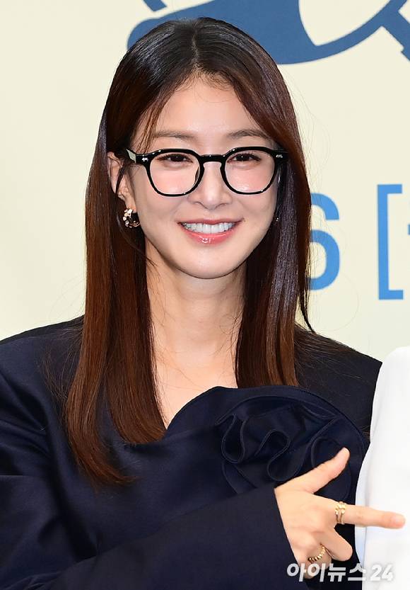 배우 이시영이 지난달 16일 오후 서울 마포구 상암동 스탠포드호텔에서 열린 ENA 월화드라마 '살롱 드 홈즈' 제작발표회에 참석하고 있다. [사진=정소희 기자]