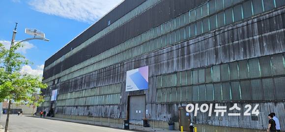 8일(현지시간) 미국 뉴욕 브루클린에 마련된 갤럭시 언팩 체험존 입구. [사진=박지은 기자]