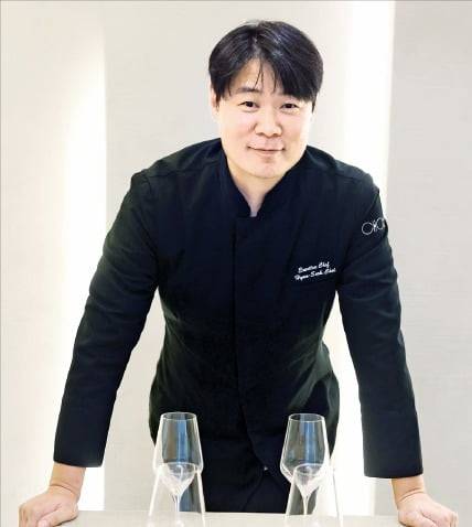 최현석 셰프는 “국내에 개성 있는 셰프가 많아져야 K다이닝의 경쟁력이 높아질 것”이라고 말했다. /이솔 기자
