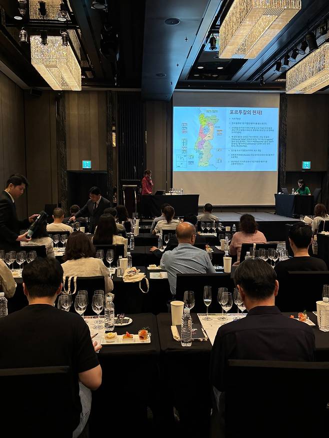 지난 6월 25일 서울에서 열린 ‘2025 포르투갈 와인 마스터클래스’ 강의 장면.