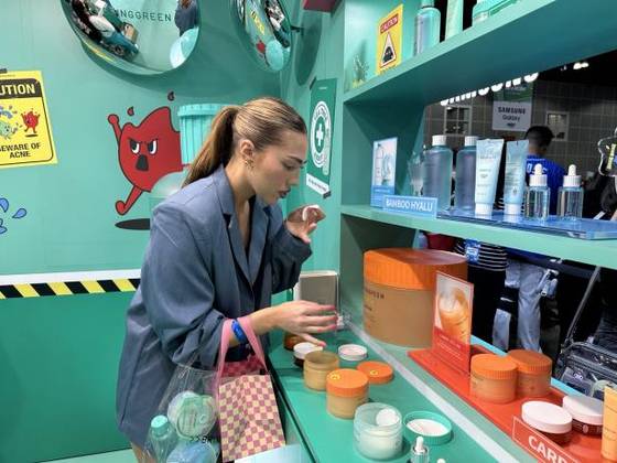 Korean beauty products booth at the KCON LA 2024 in Los Angeles in 2024 [YONHAP]