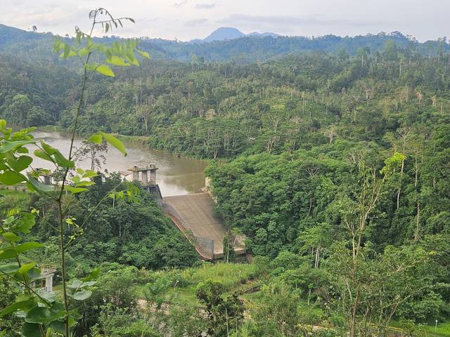 지난 1일 찾은 인도네시아 수마트라섬 땅가무스군에 위치한 땅가무스 수력발전소 댐 전경. 이곳에선 에어컨 5만6000대를 동시에 1시간 가동할 수 있는 수준(설비용량 55.4㎿)의 전력이 생산된다.