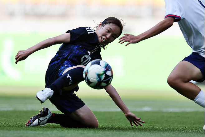 슛 시도하는 아이카와. 사진=연합뉴스