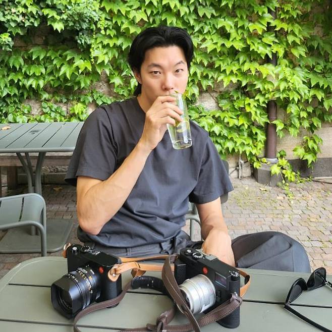 한소희와 환승연애 의혹이 불거졌던 류준열이 전 연인 혜리의 새 열애설 이후 남긴 메시지가 화제가 되고 있다. /사진=인스타그램 갈무리