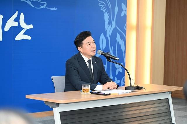 thumb/R658x0.q70/?fname=https://t1.daumcdn.net/news/202507/09/munhwa/20250709094905845fmmb.jpg