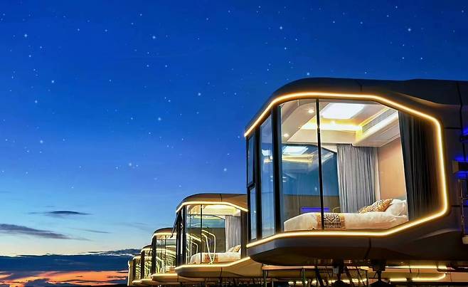 우주인의 숙소 같은 사막 캡슐 숙소, 그랜드 크리스탈 오르도스 호텔