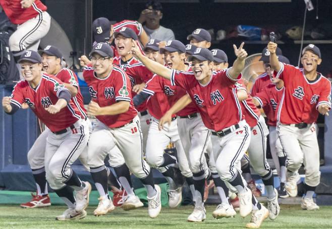 지난해 청룡기 전국고교야구대회에서 우승한 전주고 선수들. 연합뉴스