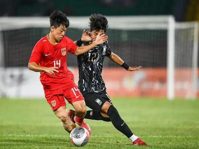8일 U-16 4개국 친선대회에서 맞붙은 한국과 중국. 넷이즈 캡처