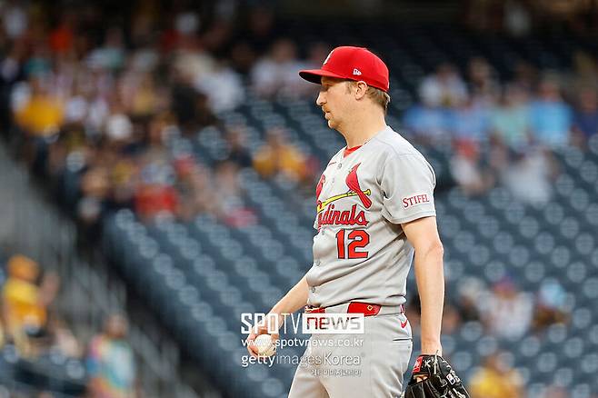 ▲ FA 대박 목표를 향해 가는 듯했던 에릭 페디는 최근 3경기 연속 부진하며 평균자책점이 크게 치솟아 위기를 맞이했다