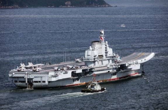 중국 해군 항공모함 랴오닝함. 최근 미국과 일본은 중국의 해군력 강화를 견제하는 데&nbsp;보조를 맞추고 있다.&nbsp;GETTYIMAGES