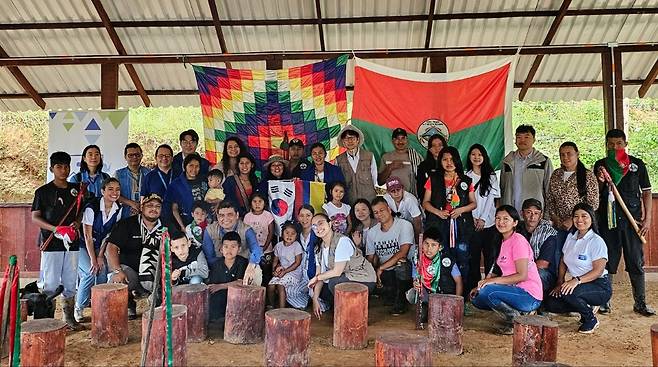 35년만에 새 터전 마련한 콜롬비아 나사족 주민 콜롬비아 내전으로 고향을 떠나 떠돌다 35년만에 남부 카케타주 플로렌시아시 보호구역에 정착한 나사족 주민들. [코이카 제공. 재판매 및 DB 금지]