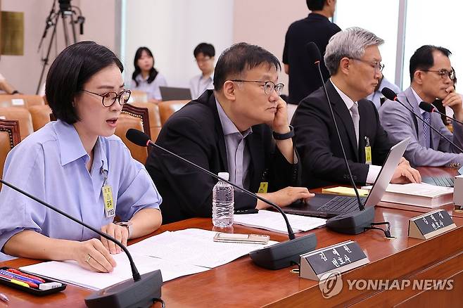 검찰개혁 법안 의견 진술하는 김예원 변호사 (서울=연합뉴스) 김주성 기자 = 9일 국회 법제사법위원회 전체회의에서 열린 검찰개혁 법안 관련 공청회에서 김예원 변호사가 법안에 대한 의견을 진술하고 있다. 2025.7.9 utzza@yna.co.kr
