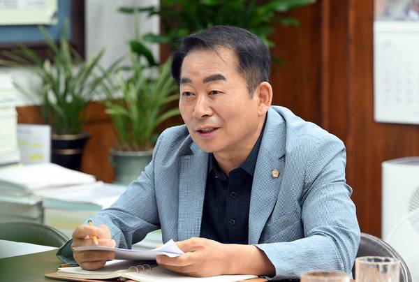 김연균 의정부시의장이 10일 취임 1주년 기자간담회를 가졌다. /의정부시의회 제공