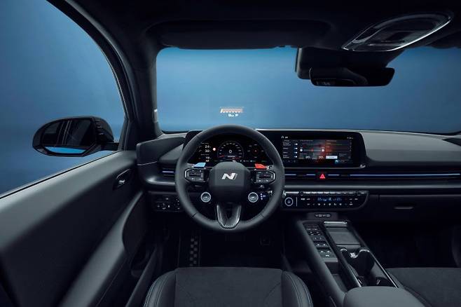 아이오닉 6N 운전석. 사진=현대차