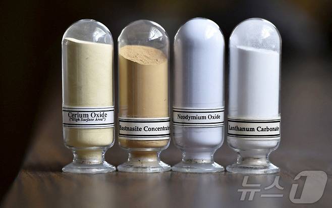 희토류 광물 샘플 ⓒ 로이터=뉴스1 ⓒ