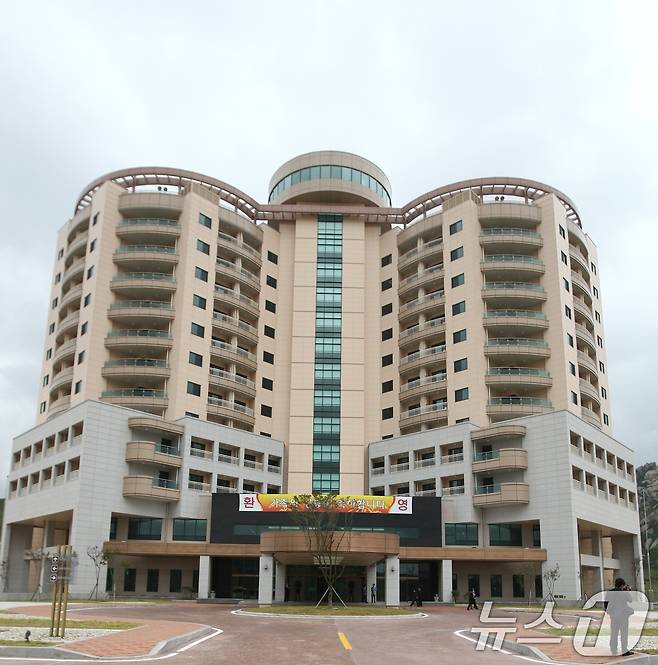 북한 금강산관광지구의 이산가족면회소 외부 전경. (통일부 제공. 재판매 및 DB 금지) 2025.2.13/뉴스1