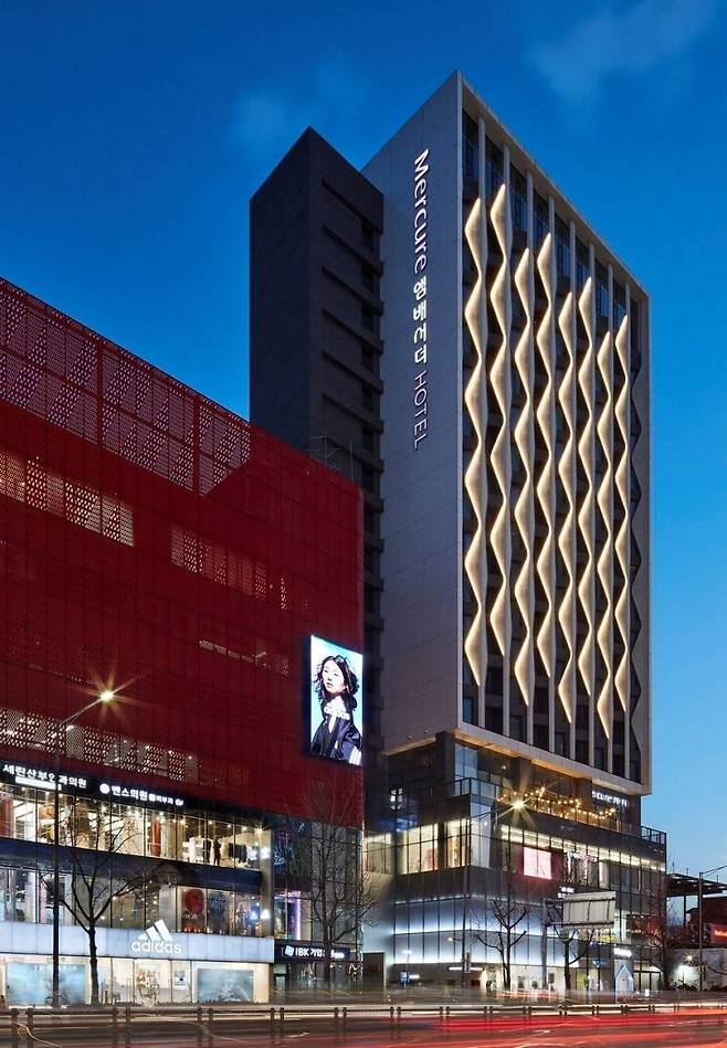 머큐어 앰배서더 서울 홍대. 골드만삭스