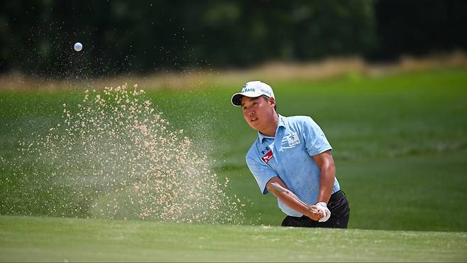 이승민이 US 어댑티브 오픈 3라운드 마지막 홀에서 벙커샷을 하는 모습. /USGA