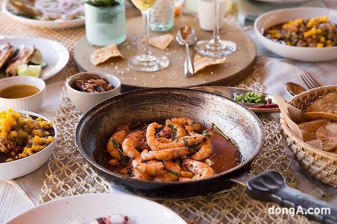 미국 로스앤젤레스 현지인 맛집으로 알려진 코니씨푸드 레스토랑 요리