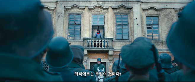 7914159654_486616_97c4a14d0c271f1e9e0551978755fa9e.png 서부전선 이상없다 독일 장군 종전연설 장면 서부전선 이상없다 독일 장군 종전연설 장면