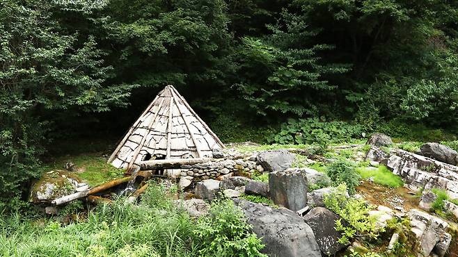 환선굴 가는 길에 만나는 ‘삼척 대이리 통방아’. 100여년 전 만들어졌다. 박미향 기자