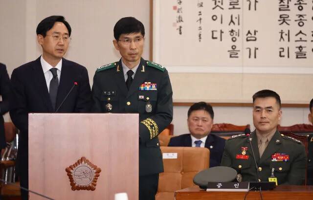 신범철 전 국방부 차관과 임기훈 당시 국가안보실 국방비서관이 2024년 6월21일 국회 법제사법위원회가 연 ‘채 상병 특검법’ 입법 청문회에서 발언하고 있다. 강창광 선임기자 chang@hani.co.kr